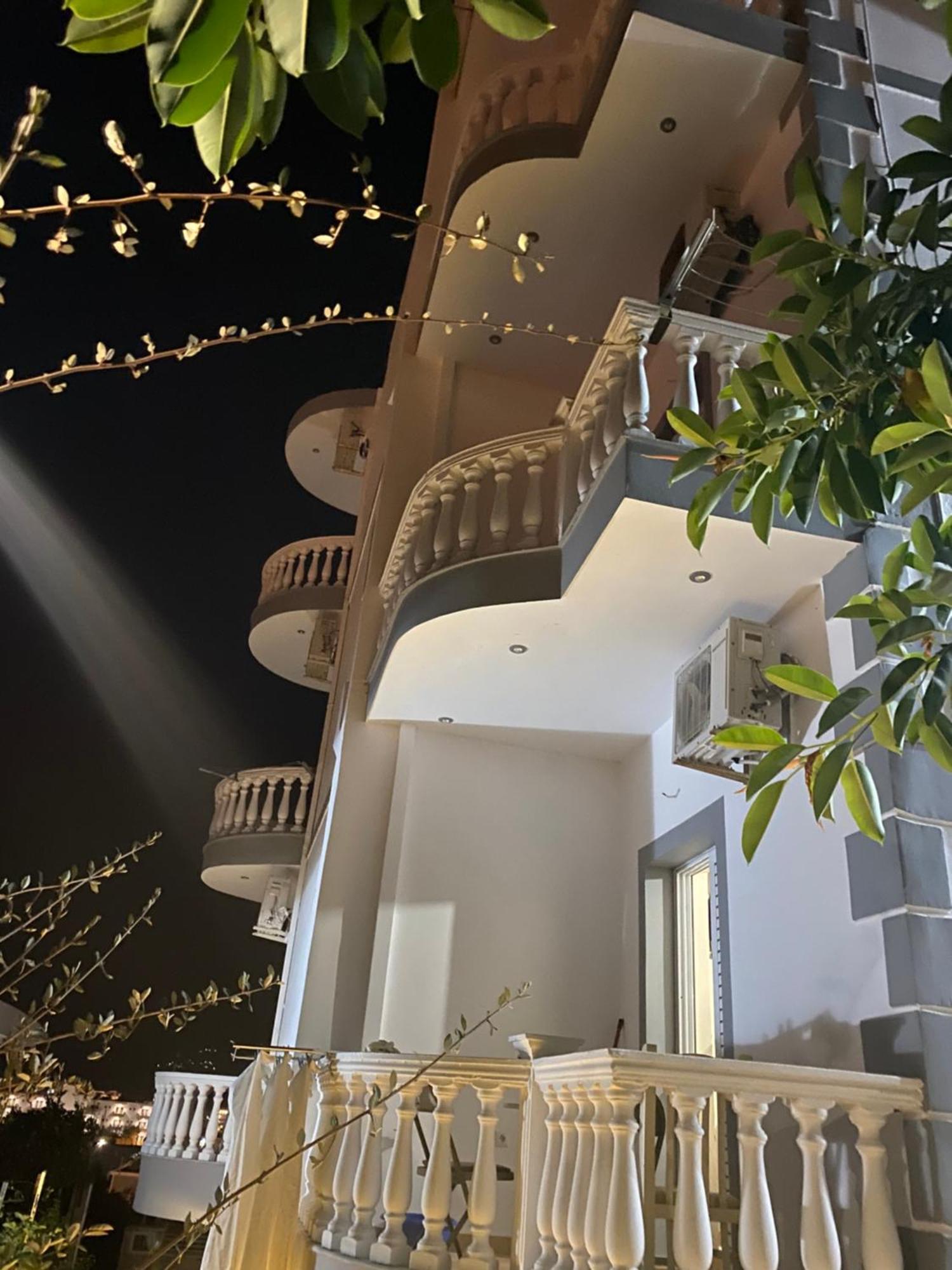 Studio Apartments Rizarjo Ксамил Екстериор снимка