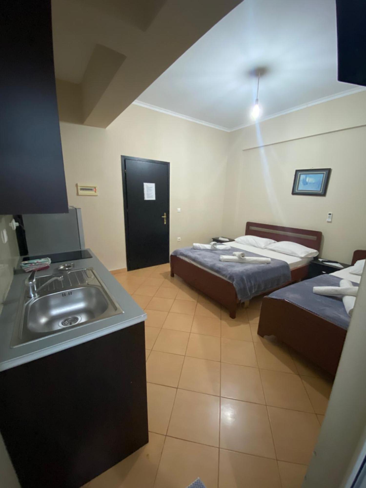 Studio Apartments Rizarjo Ксамил Екстериор снимка